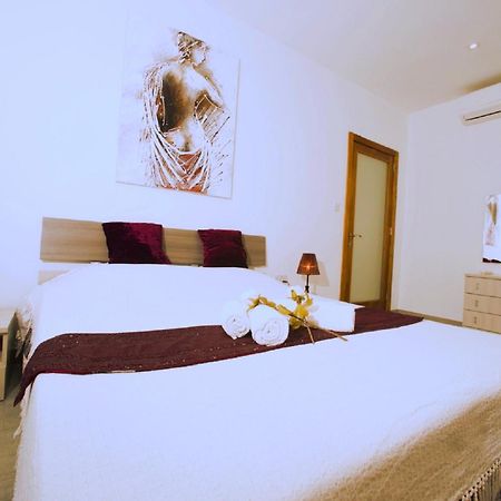 Stunning Penthouse Roof Terrace & Communal Swimming Pool San Pawl il-Baħar Kültér fotó