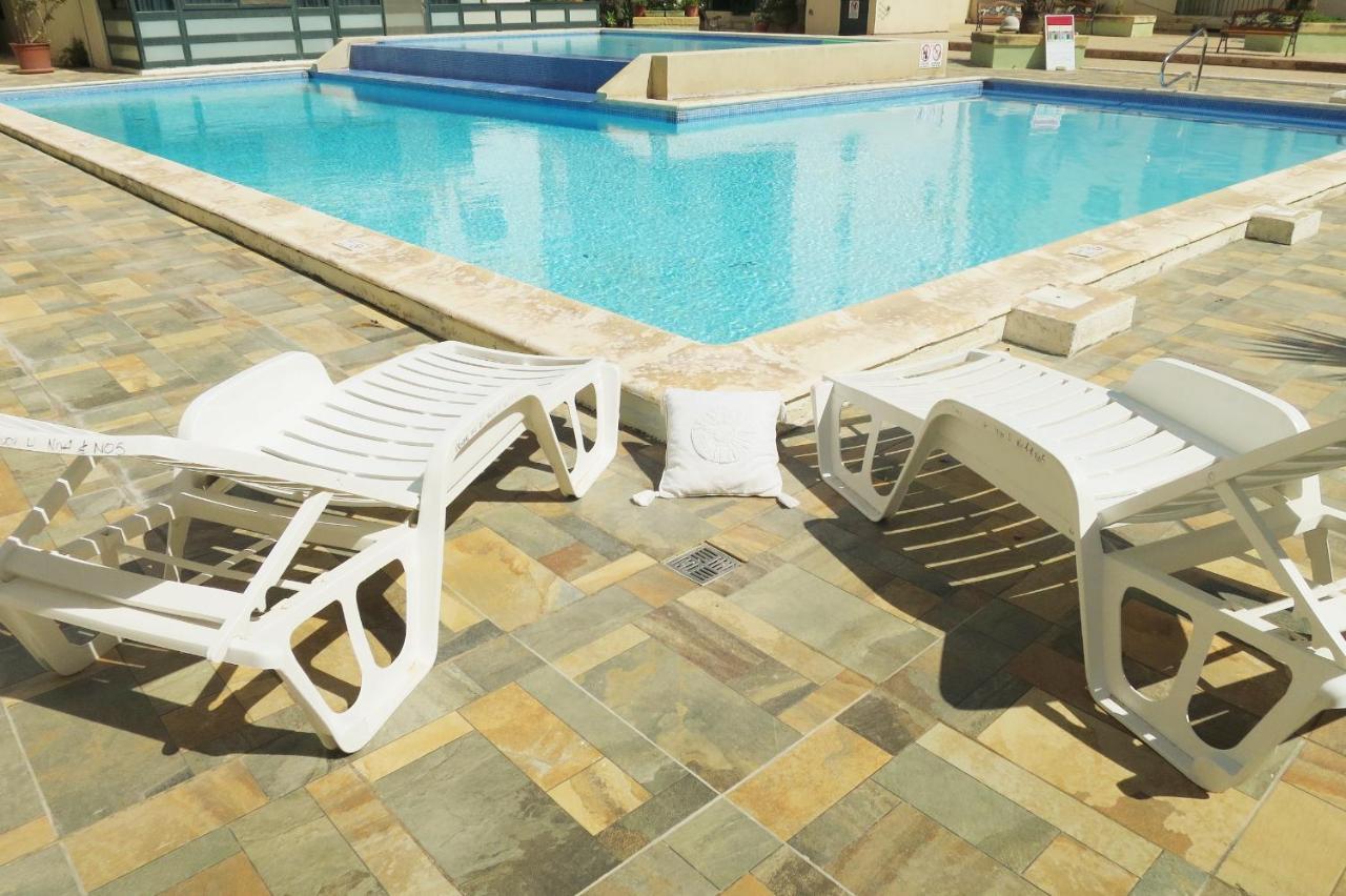 Stunning Penthouse Roof Terrace & Communal Swimming Pool San Pawl il-Baħar Kültér fotó