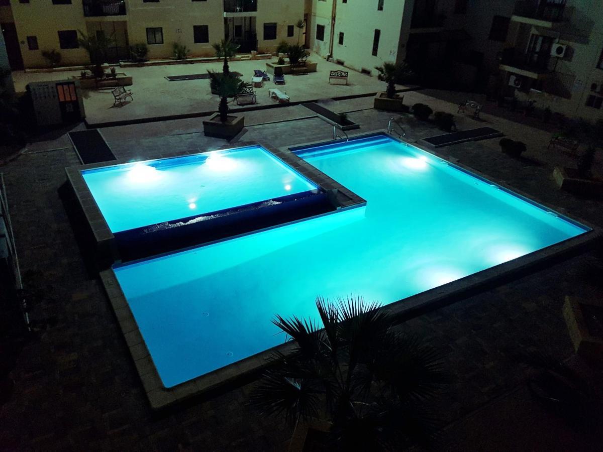 Stunning Penthouse Roof Terrace & Communal Swimming Pool San Pawl il-Baħar Kültér fotó